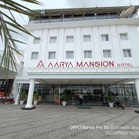 Aarya Mansion Vaccinated Staff Hotel Hasszan Kültér fotó